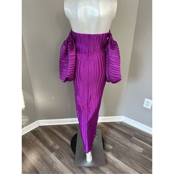 L'IDEE Sirene Off-shoulder Pleated Midi Dress - Picture 8 of 9